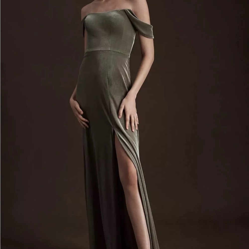 Romantic Velvet Mermaid Vow’d Size 10 Gown